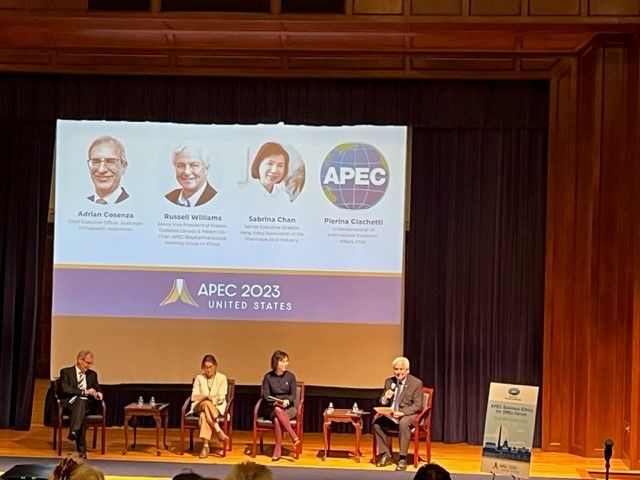 AOA_ortho's tweet photo. Last week AOA CEO and Chair of the AEHA Steering Committee Adrian Cosenza moderated the opening plenary of the 10th Asia-Pacific Economic Cooperation (APEC) Business Ethics for SMEs in Washington. https://t.co/tkRHptavIX