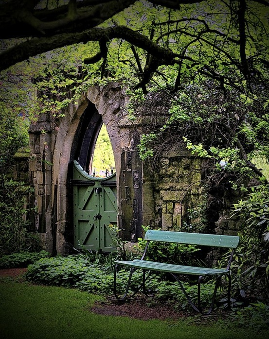 Garden Arch, Regents Park, London, England #GardenArch #RegentsPark #London #England arnoldgreg.com