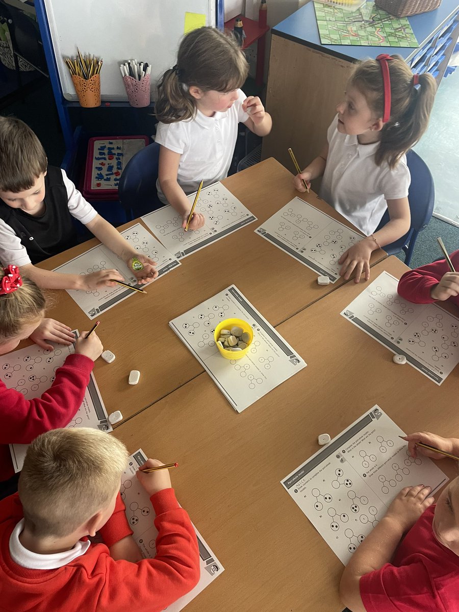 BowhouseP32's tweet photo. Focusing on part and whole models and linking this to addition calculations #BowMaths https://t.co/BhN9m3bwv7