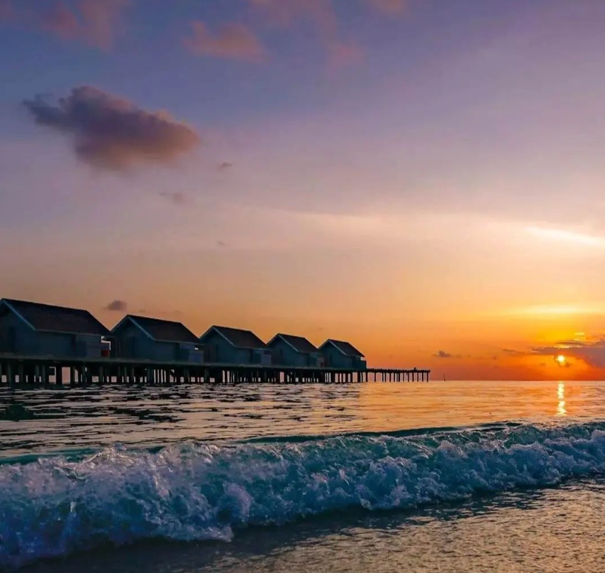 Live the screensaver dream! 🌴✨ Who's up for the ride? Tag your adventure buddy! 🚀

For more information visit: maldiveswise.com

#maldivesisland #kuramathi #kuramathimaldives #visitmaldives #visitkuramathi #OceanLife #WanderlustAdventures  #SelfCareJourney #MeTime