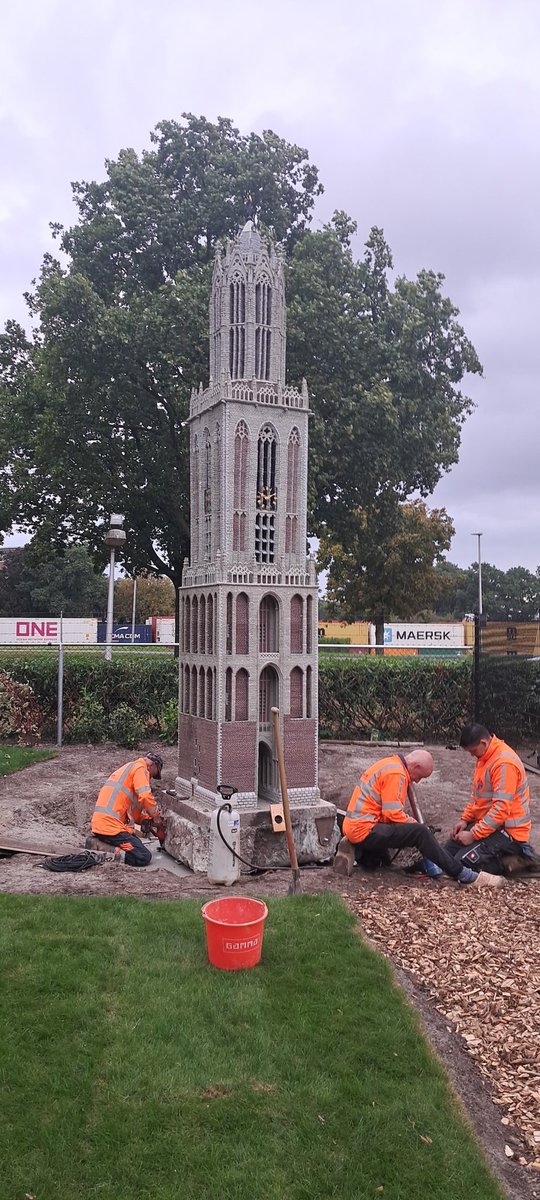 Fred Nuwenhuis (@freddynuw) on Twitter photo Het is ons <a href="/JKorssen_Utreg/">John Korssen</a> gelukt de kleine dom uit Nootdorp.
Is verplaatst naar LR vlak bij zijn vader, op een steenworp. Het is ons <a href="/JKorssen_Utreg/">John Korssen</a> gelukt de kleine dom uit Nootdorp.
Is verplaatst naar LR vlak bij zijn vader, op een steenworp.