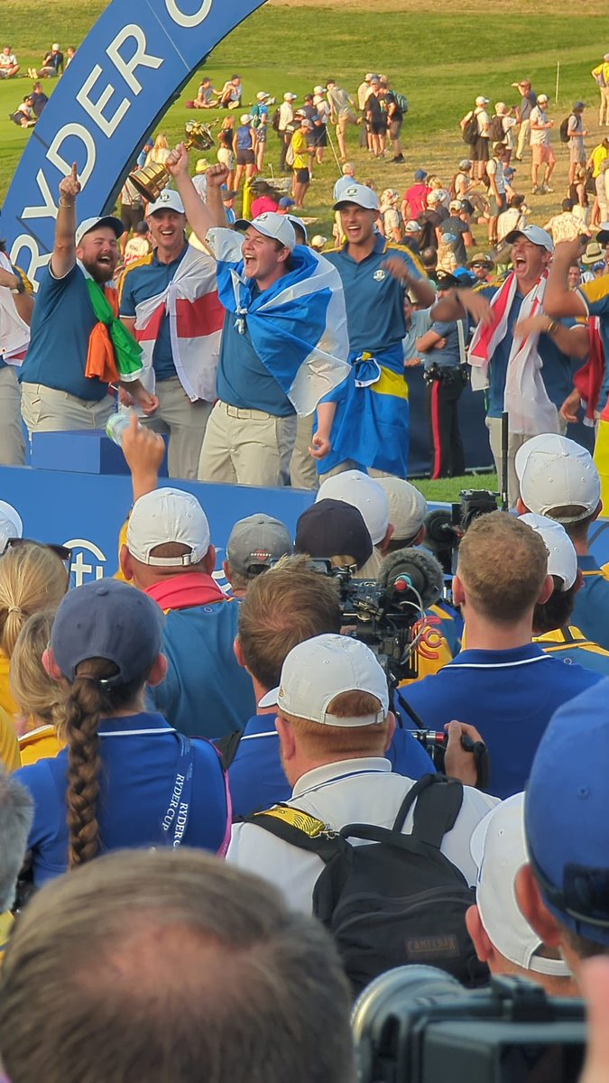 What a week! Congratulations to the whole @RyderCupEurope Team what an effort, what a team. So pleased for @robert1lefty Proud to have been able to come along for the experience #europe