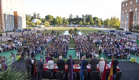 La_UPM's tweet photo. 🎓“Estáis preparados, mejor de lo que vosotros mismos creéis” ➡️ La @etsiaab celebró un año más su acto de graduación y entrega de diplomas, como os contamos en esta noticia: https://t.co/Ir66KwLuLc.
#somosUPM #egresadosUPM https://t.co/TvUaYHA8vH