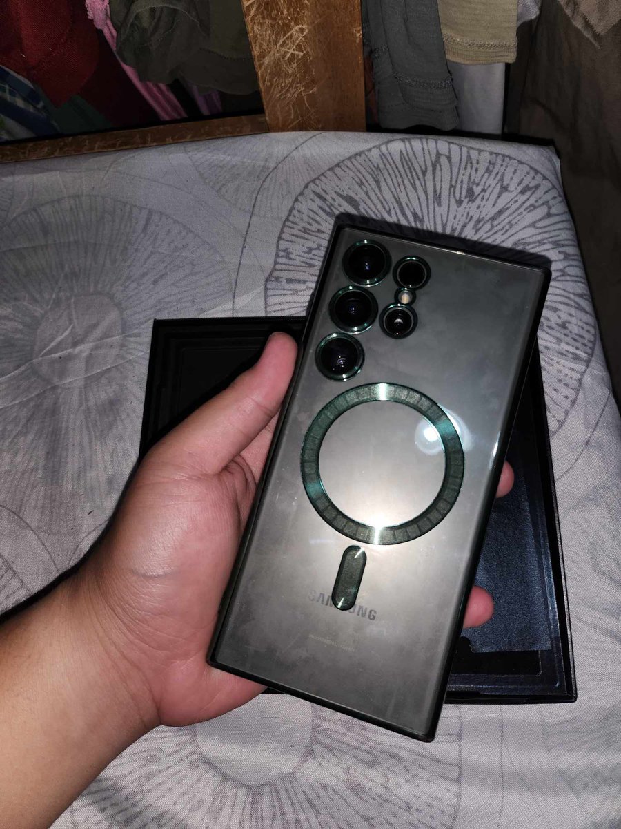 mahaescarts's tweet photo. wts lfb ph

not kpop related bilhin niyo na pls perfect for concerts 🥹

Samsung S23 Ultra 512gb in Green
rfs: prefers z flip

-selling it at 60k (bought it for 89.9k)
-good as new no scratches used for 1 month only 
-open line
-samsung care+ https://t.co/XqeLCn8twR