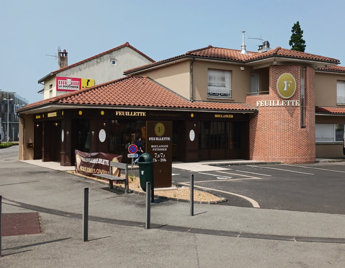 FleuryEnseignes's tweet image. A l'occasion de son ouverture près du musée d'art Roger Quillot à Clermont-Ferrand (63), la Boulangerie Pâtisserie Feuillette nous a confié la fabrication et la pose de ses enseignes, totem, vitrophanie.

Merci à eux.

#enseignes #fleuryenseignes #boulangerie