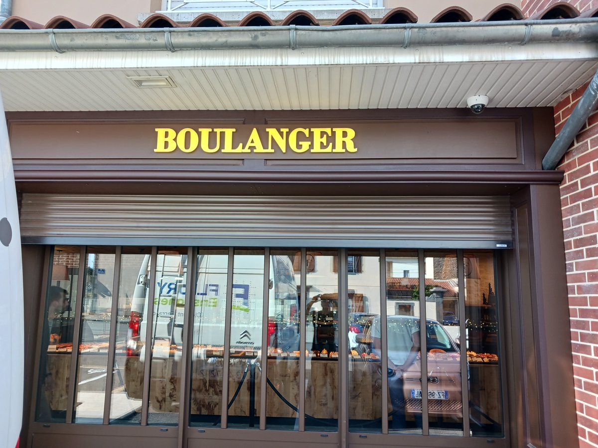 FleuryEnseignes's tweet image. A l'occasion de son ouverture près du musée d'art Roger Quillot à Clermont-Ferrand (63), la Boulangerie Pâtisserie Feuillette nous a confié la fabrication et la pose de ses enseignes, totem, vitrophanie.

Merci à eux.

#enseignes #fleuryenseignes #boulangerie