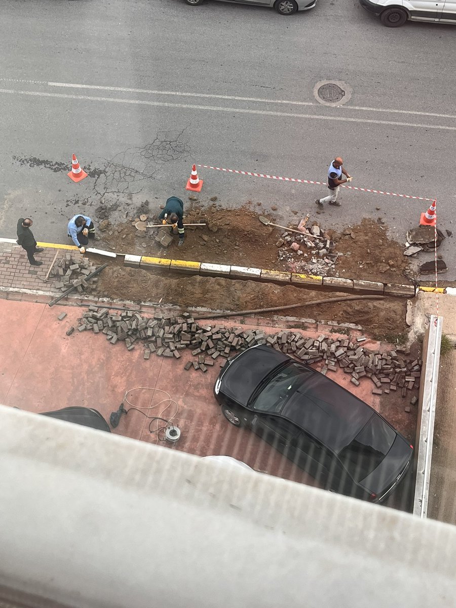 Hazal (@hcagla_com) on Twitter photo Resmi yönetmeliğe göre apartman altında oto galeri yasak. <a href="/Pendik_Belediye/">Pendik Belediyesi 🇹🇷</a> işçileri şu anda apartmanımızın altındaki 3 adet OTO GaLeri için rampa yapıyor!! <a href="/ahmetcinpendik/">Ahmet Cin</a> 👏🏽👏🏽👏🏽 <a href="/tc_cimer/">Cimer</a> #pendik #şikayet <a href="/IBBcozummerkezi/">İBB Çözüm Merkezi</a> <a href="/ekrem_imamoglu/">Ekrem İmamoğlu</a> Resmi yönetmeliğe göre apartman altında oto galeri yasak. <a href="/Pendik_Belediye/">Pendik Belediyesi 🇹🇷</a> işçileri şu anda apartmanımızın altındaki 3 adet OTO GaLeri için rampa yapıyor!! <a href="/ahmetcinpendik/">Ahmet Cin</a> 👏🏽👏🏽👏🏽 <a href="/tc_cimer/">Cimer</a> #pendik #şikayet <a href="/IBBcozummerkezi/">İBB Çözüm Merkezi</a> <a href="/ekrem_imamoglu/">Ekrem İmamoğlu</a>