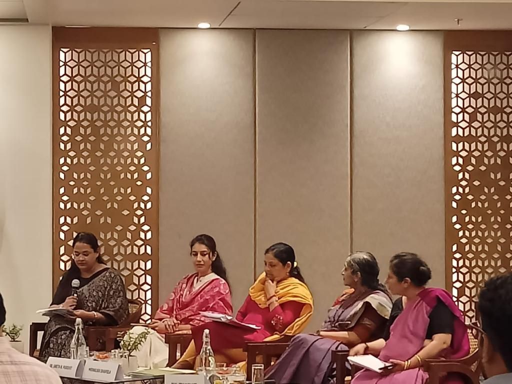 Vasudha_Fnd's tweet photo. Vasudha Foundation in collaboration with Gujarat Energy Development Agency and Gujarat Ecology Commission organized a workshop on 'Developing Decarbonizing Strategies in the Indian States' on 29 Sep'23 in Ahmedabad
https://t.co/JKCffPJy4Q https://t.co/Yz5jrO8wcw