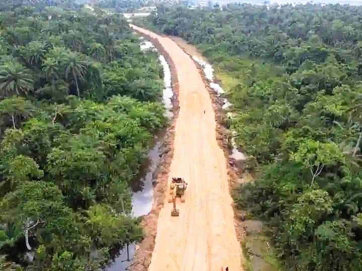 faf96442's tweet photo. completion after being abandoned for many years and the State Government started work about two months ago.

Sand-filling from the Polaku end will commence soon.

Governor Douye Diri is committed to the development of Bayelsa State. Join us to re-elect him for another term. https://t.co/EnAcOTz8NG