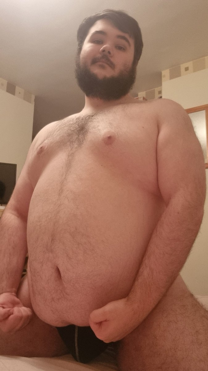 pupcryff's tweet photo. Lets find out what y'all think of this big bull 🐮
#gaybear #gaypup #gainer #beefy https://t.co/Yh9CwWKKfp