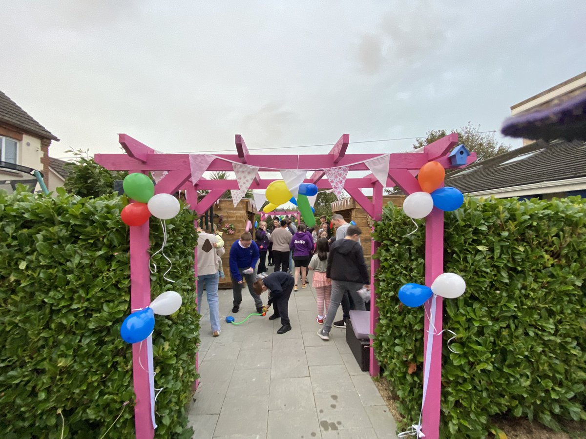 Community DLRCC tweet media