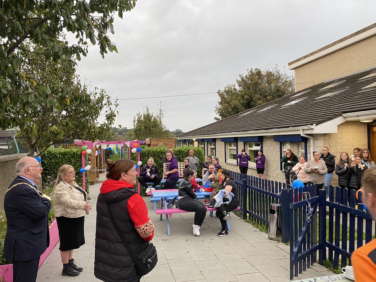 Community DLRCC tweet media