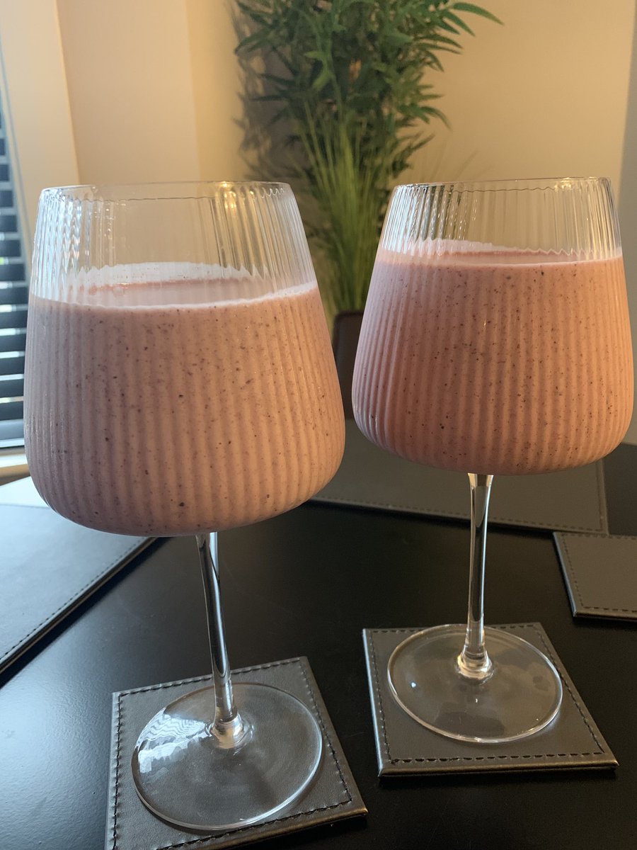 #PinkFlamingoClub 

What better way to start the day right?! <a href="/NLad84/">Nimish Lad</a>