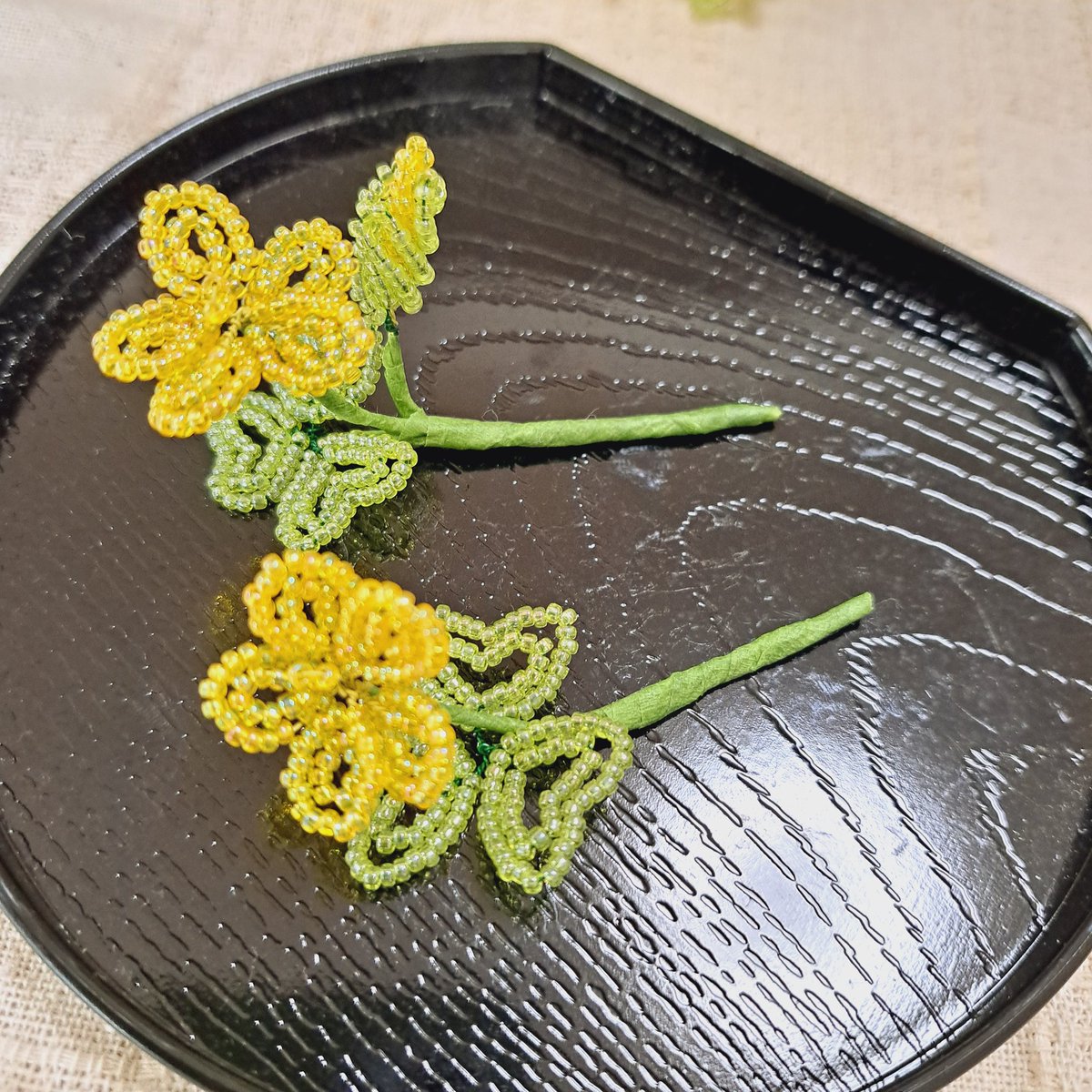 otenkishama's tweet photo. 『カタバミ』
花言葉 : 「喜び」「輝く心」「母のやさしさ」
道端に小さな黄色いお花を咲かせ,クローバーに似た葉っぱを持つ
@kotakotarotta に納品予定

 #ビーズフラワー  #ビーズ
 #Candygarden
@OwnerSaitayo https://t.co/JC9lf6wYva