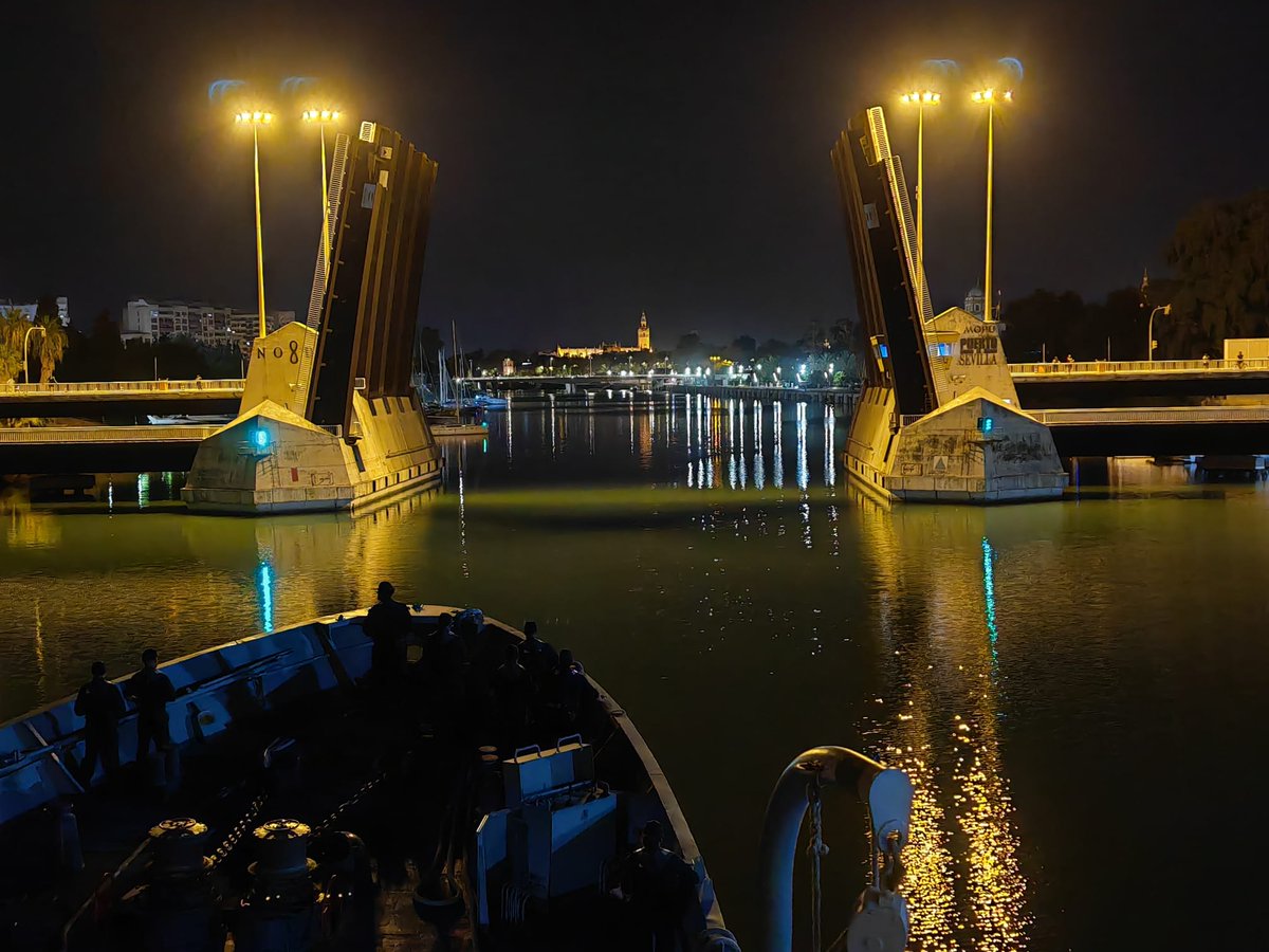 Armada_esp's tweet photo. #BuenosDías.
El patrullero #Vigía llegó ayer al puerto de #Sevilla para dar #PresenciaNaval durante el IV Congreso Iberoamericano de Ingeniería Naval.
Tendrá puertas abiertas hoy y mañana para el público que lo desee:
⏰De 10h-12h y 16h-18h
🗺️Puerto de las Delicias
¡Ven a vernos! https://t.co/jSLj6kwYfG