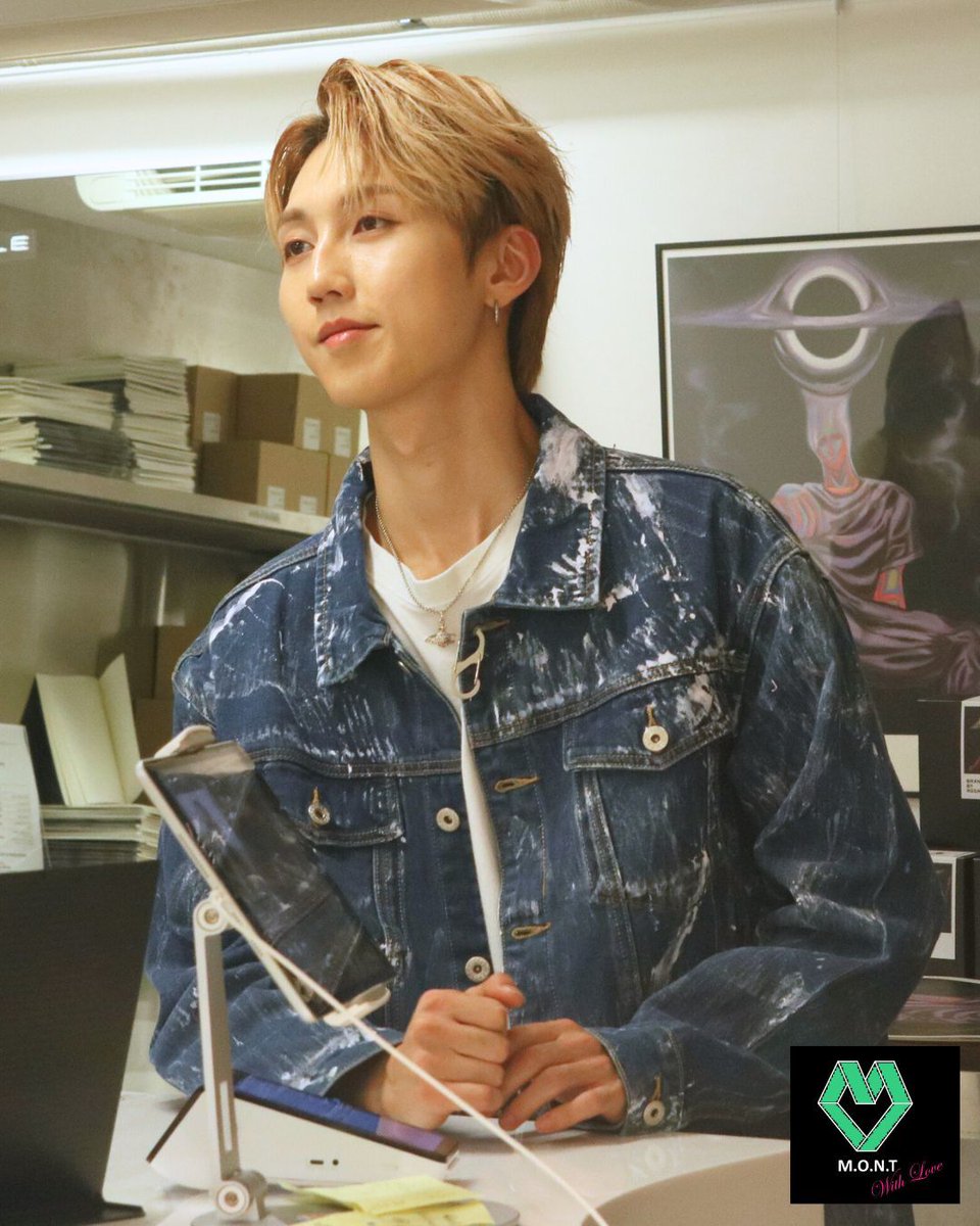 MONT_With_Love's tweet photo. 2023.10.02 @Gallery_de_roda 
View gallery online: https://t.co/ECSt7hysOk 

#몬트 #로다 #빛새온 #나라찬 #PeakTime
#MONT #Roda #Bitsaeon #Narachan #kpopidol #painting #art https://t.co/hMYIBkxeji