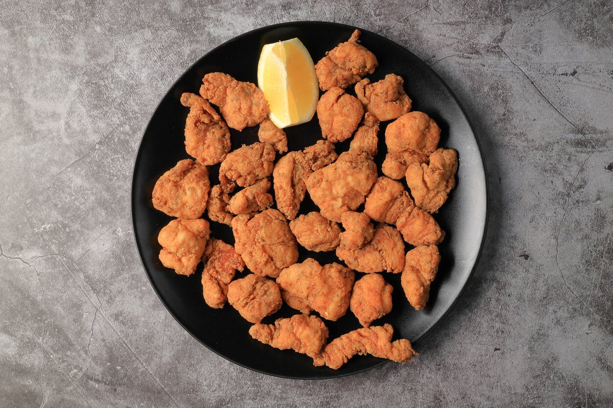 ¡Feliz dia mundial del Bienmesabe!😛
¿Cazón o Bienmesabe?  No tienen nada que ver.
La diferencia es la cantidad de especias empleadas en esta receta (el adobo) y no sólo eso,  fué la reina, Isabel II, la que bautizó el plato ¡QUE BIEN ME SABE!
@AytoSanFernando <a href="/CadizBienMeSabe/">Cádiz BienMeSabe</a>