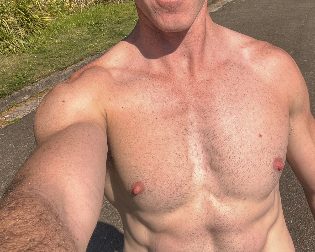Hey guys 👋 
If you are looking for a nice relaxing nude to nude massage from me, I have an appointment 2pm Friday, I’ll be available Saturday from lunch until 3pm and I’ll be available Sunday late afternoon into the evening. DM me for more details 💰
