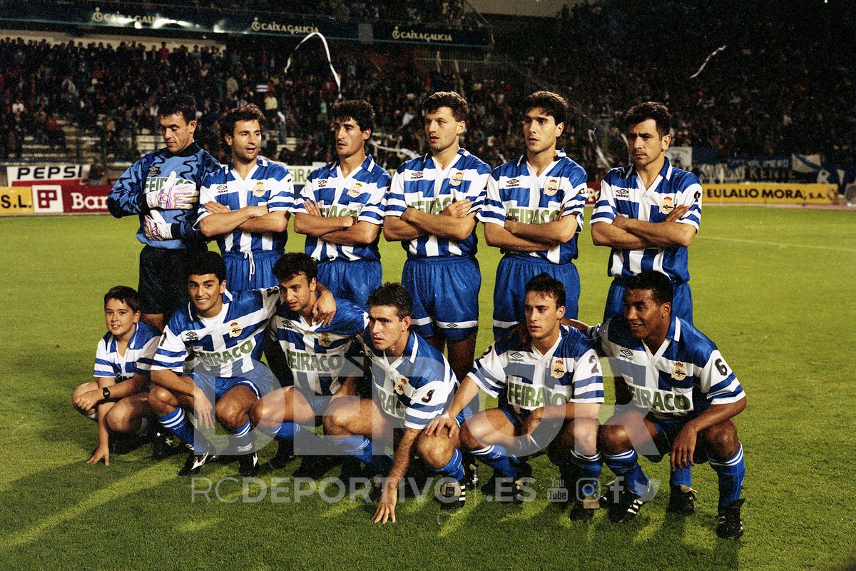 RCDeportivo's tweet photo. 🎂 1⃣9⃣9⃣2⃣ TAL DÍA COMA HOXE, o #Dépor lograba ante o Real Madrid a súa maior remonta en Primeira

➡️ Bebeto (2) e Rocha (pp) deron a volta a un 0-2

📸
⬆️ Liaño, Rekarte, Ribera, Djukić, Albistegi y Claudio
⬇️ Bebeto, Fran, Nando, Mariano y Mauro Silva

#ANOSAHISTORIA https://t.co/8Gq8YHeZPh