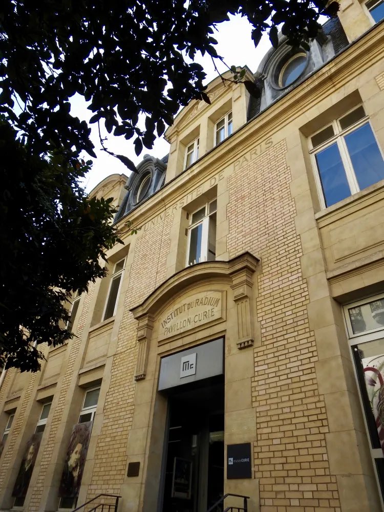 BGianeselli's tweet photo. Bâtiments historiques de Louis Pasteur : CLASSÉS (depuis 1981) ✅

Bâtiments historiques de Marie Curie : NON CLASSÉS… ❌

Cherchez l’erreur ! #PavillonDesSources https://t.co/c9PnWc4Gmj