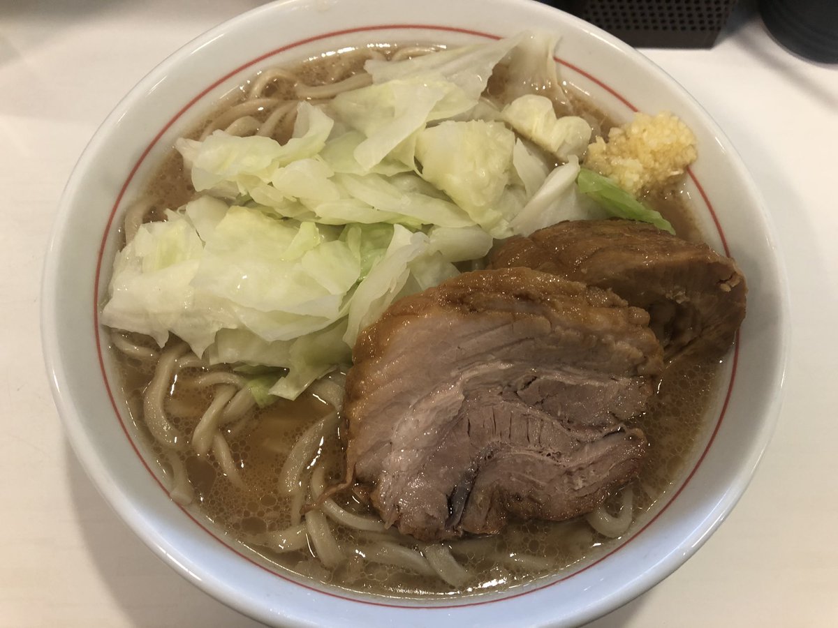 obiobi2021's tweet photo. 9/28
#ラーメン忘備録
33歳20杯目は 
#ハイパーファットン #新羽
数ある #二郎系 の中で
店内の暑さも含め最高に美味い🔥
ご馳走様でした🙏 https://t.co/uwBCPPh9j7