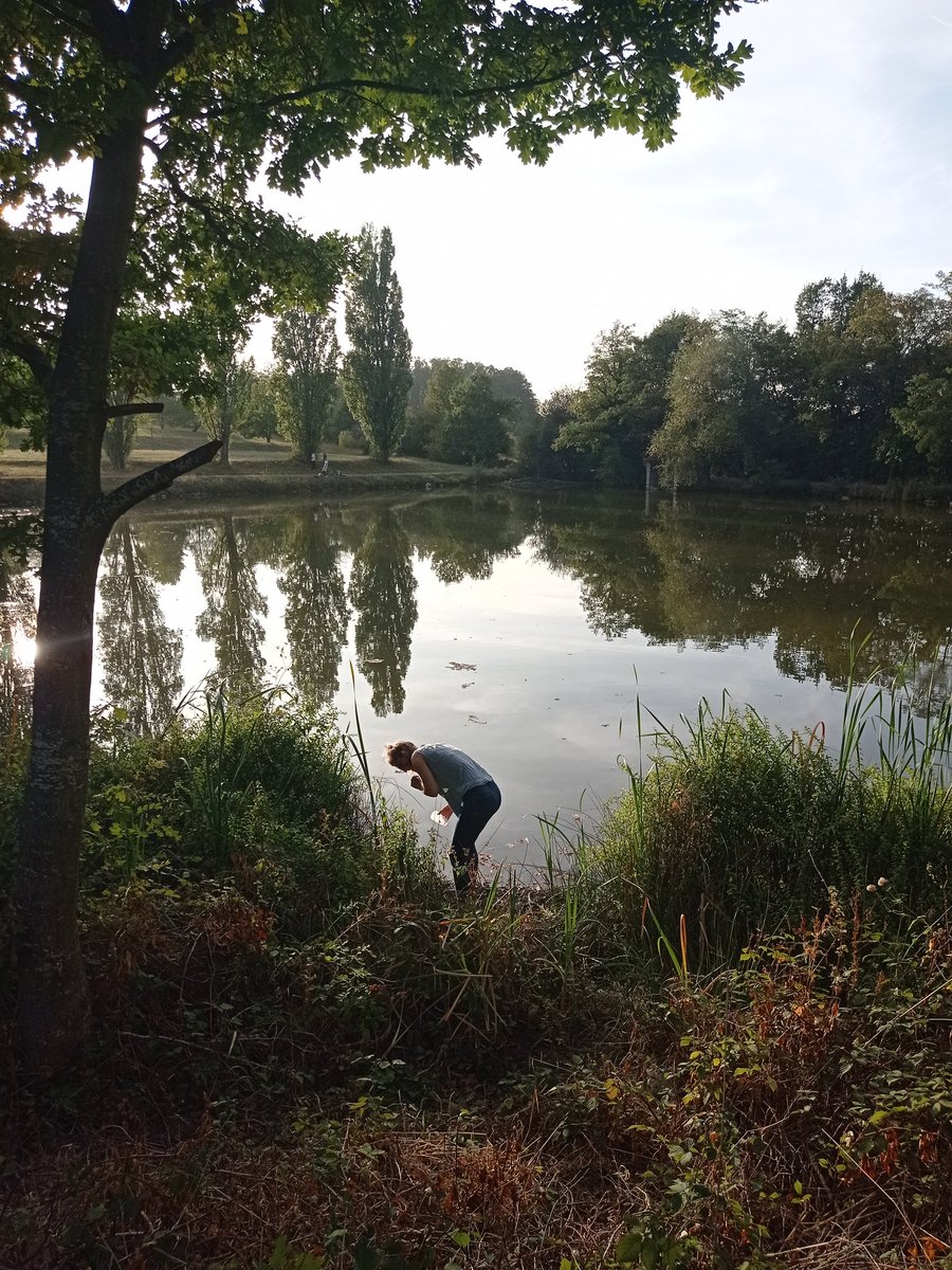 💧Mission du WE : #LaGrandeSynchrEAU, un projet de #sciences #participatives organisée avec la <a href="/NuitChercheurs/">Nuit Européenne des Chercheurs</a>
🎯Le but : collecter des données sur la qualité de l'eau locale
Et j'ai diversifié les milieux : mare, base de loisirs, rivière et canal ! 
@ndietrichcom <a href="/INSAToulouse/">INSA Toulouse</a>