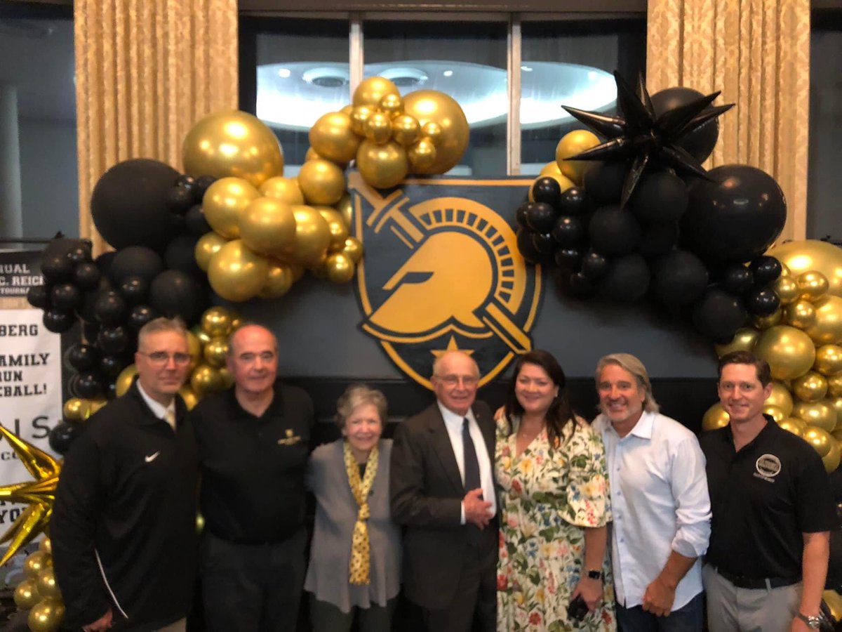 army.baseball.family tweet media