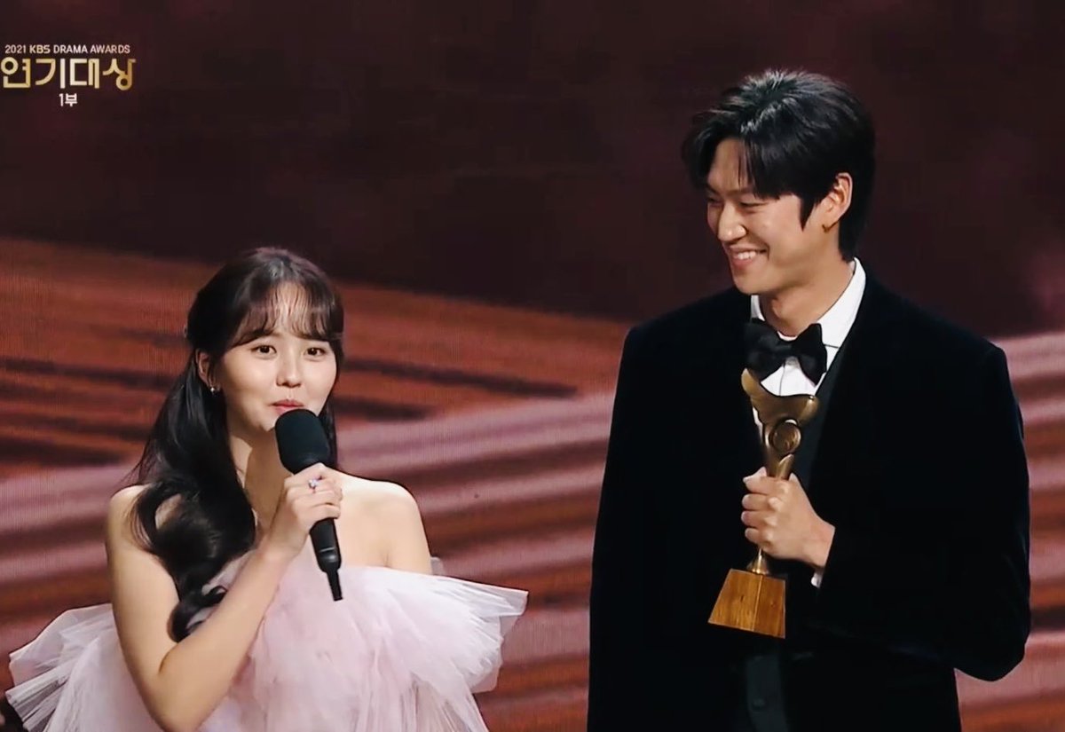 pp_thanwa's tweet photo. #InSso 💙💜ไม่กลัวแหกเลย มั่นมาก วันงานจริงค่อยว่ากันอีกที 😎
#KimSoHyun #NaInWoo https://t.co/ipQSbIxqH2