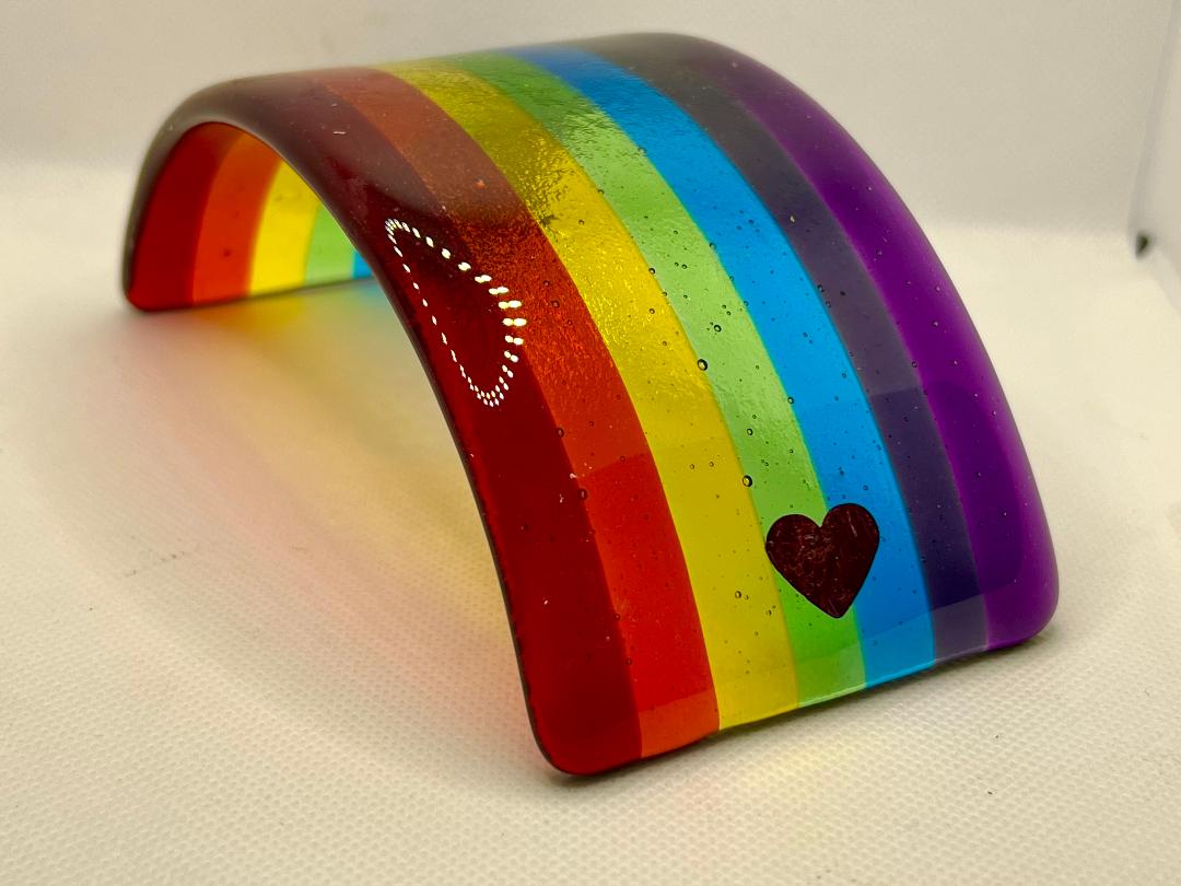 Oh my goodness I am honoured to have won Silver in #PetQuipNewStarterAward2023 for my handmade fused glass pet memorial Rainbow Bridges!
thebritishglasslady.co.uk
#petquipawards #petquipawards2023 #petquip #petquipawards #silverwinner #petequipawardssilverwinner2023