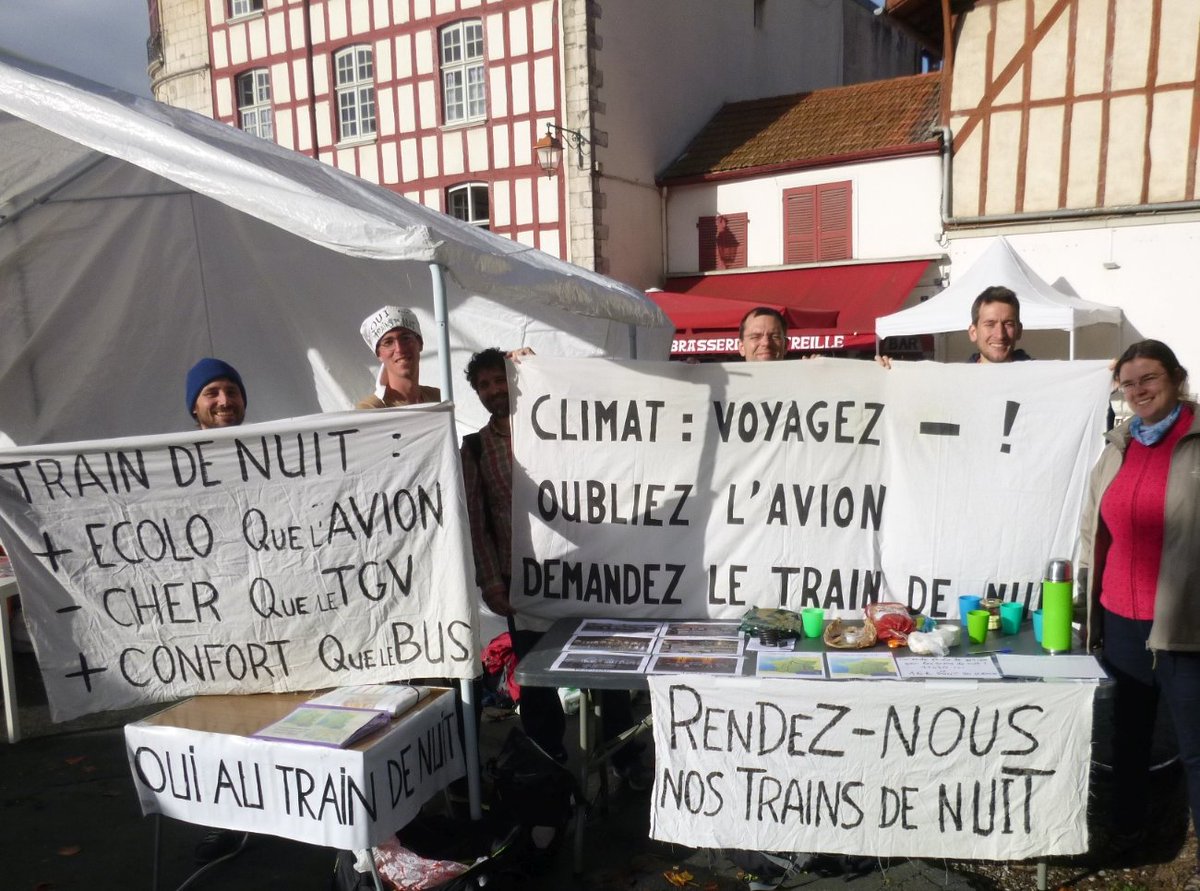 ouiautraindnuit's tweet photo. Dimanche8⃣octobre @ouiautraindnuit est à #Bayonne :
📢10h15 conférence Mobilités "relancer les trains🚃☄️sur les transversales du #Pays_Basque vers #Lyon #Genève et #Nice"
💬10h-17h stand (allée des Platanes)
👇Recherchons des bénévoles, s'inscrire ici👇
https://t.co/BQMyveCPbL https://t.co/BO4EuQuY8a