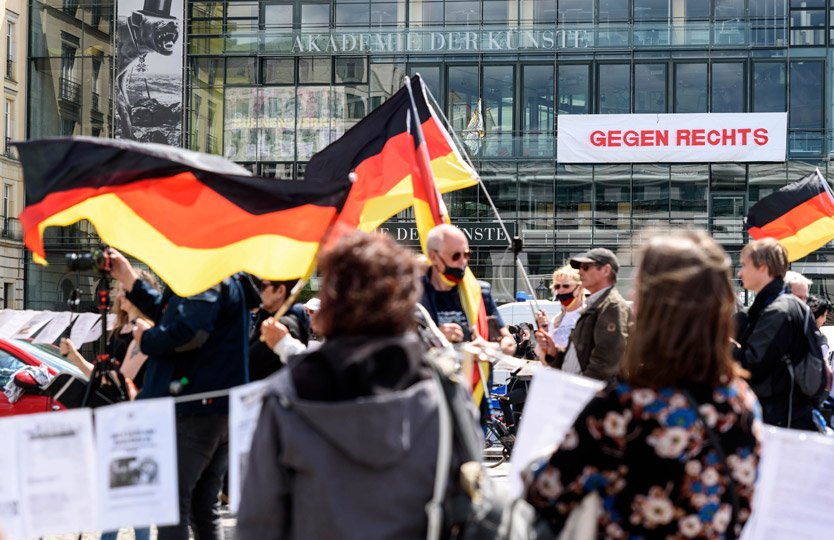 23. Akademie-Gespräch: Rechtsruck in Deutschland 10.10., 19 Uhr Die Wahlergebnisse der AfD sind erschreckend. Wie können wir unsere offene Gesellschaft schützen? 👉adk.de/de/programm/?w… 📸1: © Akademie der Künste 📸2: © Florian Boillot @SedaBasay @MHailbronner @unter_c