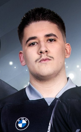 InconnueVLR's tweet photo. Du mouvement sur la scène Allemande pour l'un de nos représentants Français !

Après avoir tout fraichement rejoint AEX-1 organisation évoluant dans la ligue Allemande, Leen ce serait fait écarter de l'équipe.

On lui souhaite de rebondir pour la saison 2024. https://t.co/L4ZrKsCqWR