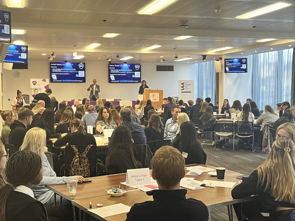 Amazing to have over 100 amazing #moray folks starting their <a href="/CareerReadyUK/">Career Ready</a> experience together today #mentoringisgo #DYWScot #meetingmentorforthefirsttime