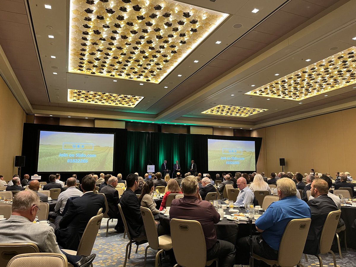 CatharineKPerry's tweet photo. Full house this am for @Fertilizer_Inst World Conf general session with Neil Caskey CEO @NationalCorn and Steve Censky CEO @ASA_Soybeans. Thank you for sharing your time with our members! https://t.co/5P3ebC6rZj