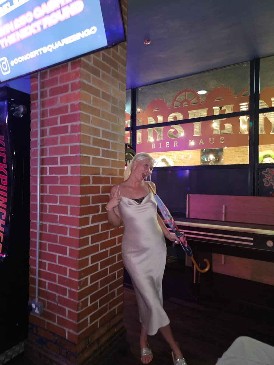 What a way to turn 35 💃🥳🍻 thank you so much mick x