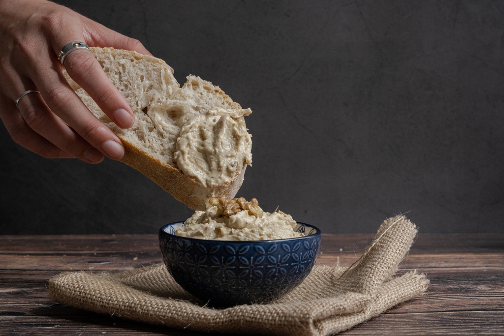 Have you ever tried our cheese pâté? 

To reduce waste we use all the off cuts of our Cornish Blue cheese as the ingredients to melt down and create our cheese based pâté 🧀

Click the link below to check them out 👇🏻

cornishcheese.co.uk/collections/ch…