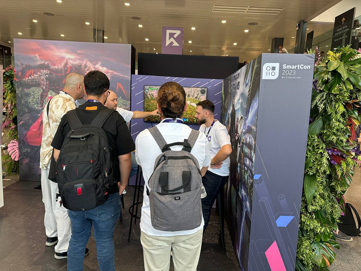 It’s the last day of #SmartCon 2023 and people are eager to learn more about @WorldofDypians 💜

Have you checked us out yet? ⚡️