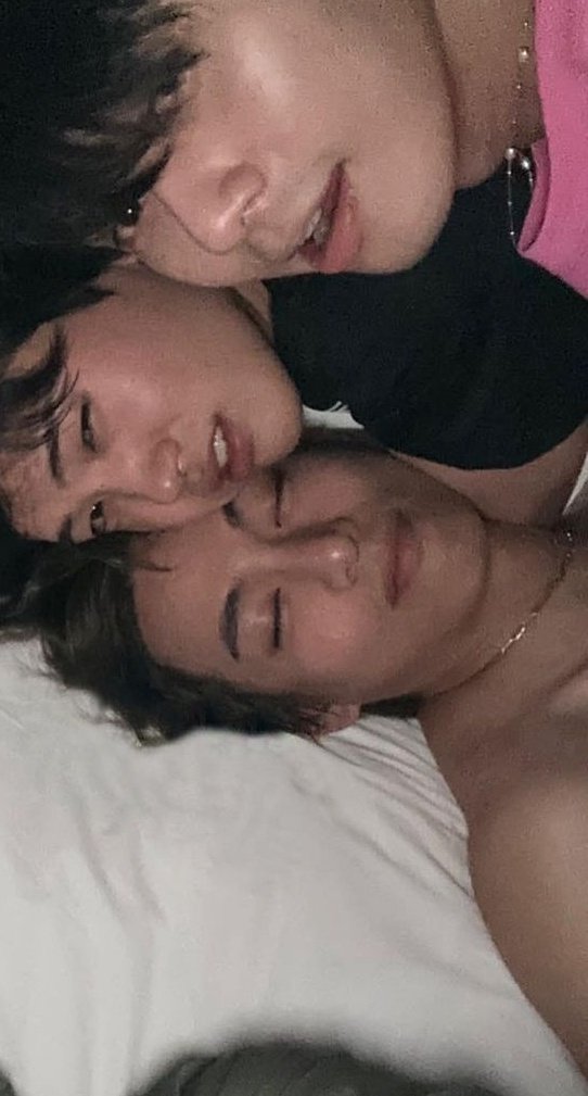 PURPLE SUBS BRS ⁷ tweet media