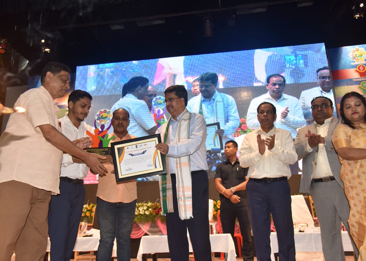 TripuraPanch's tweet image. Today, in the State Level Award Giving Ceremony, Honourable Chief Minister of Tripura handed over awards to the best performing PRIs at PRTI, A.D. Nagar, Tripura.