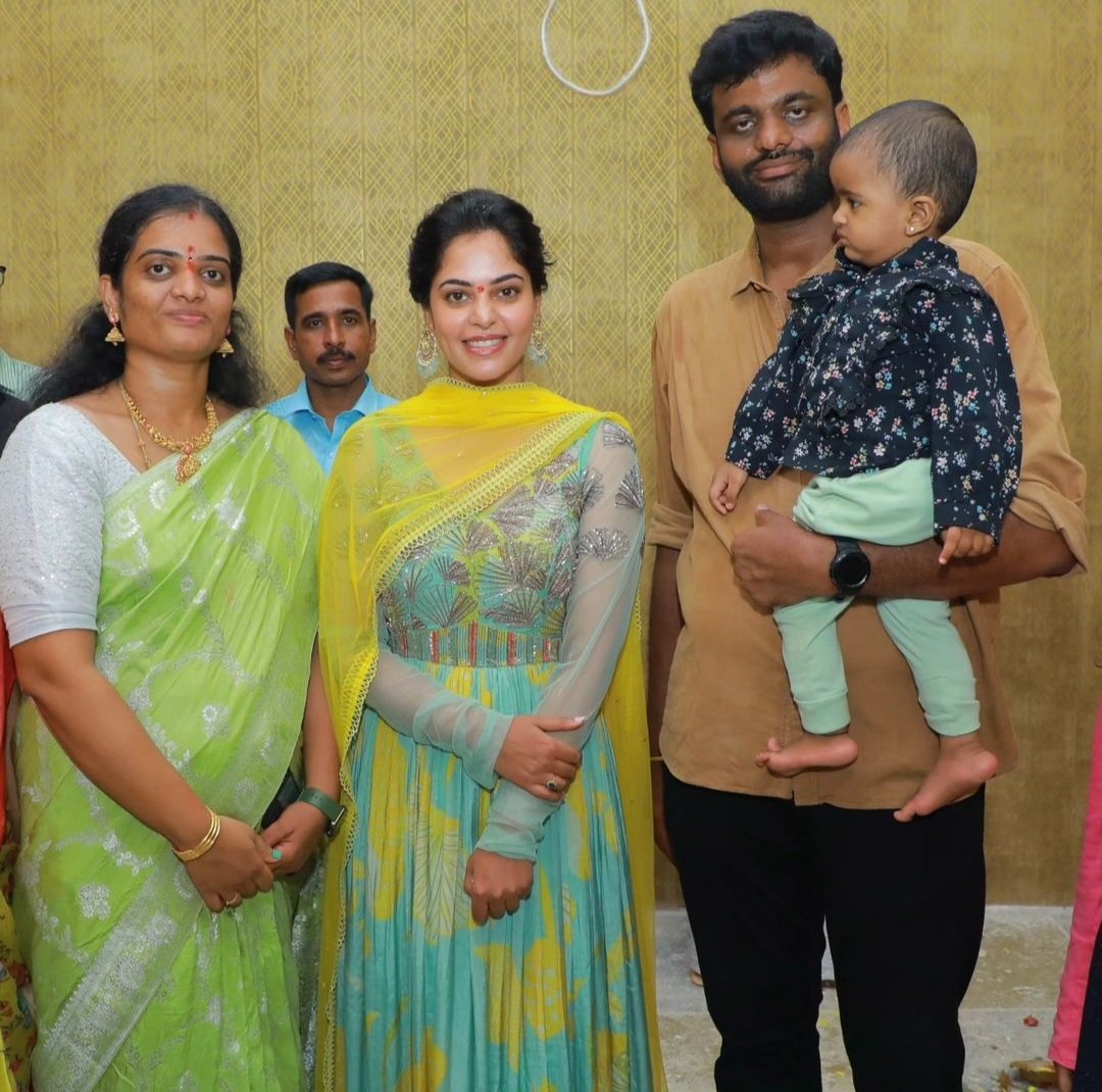 TrendsBindu's tweet photo. @thebindumadhavi Photos from opening ceremony of Nellai Thatibellam coffee 100th branch at tirupathi part 2
#BinduMadhavi #openingceremony https://t.co/gpuYFZQk0a