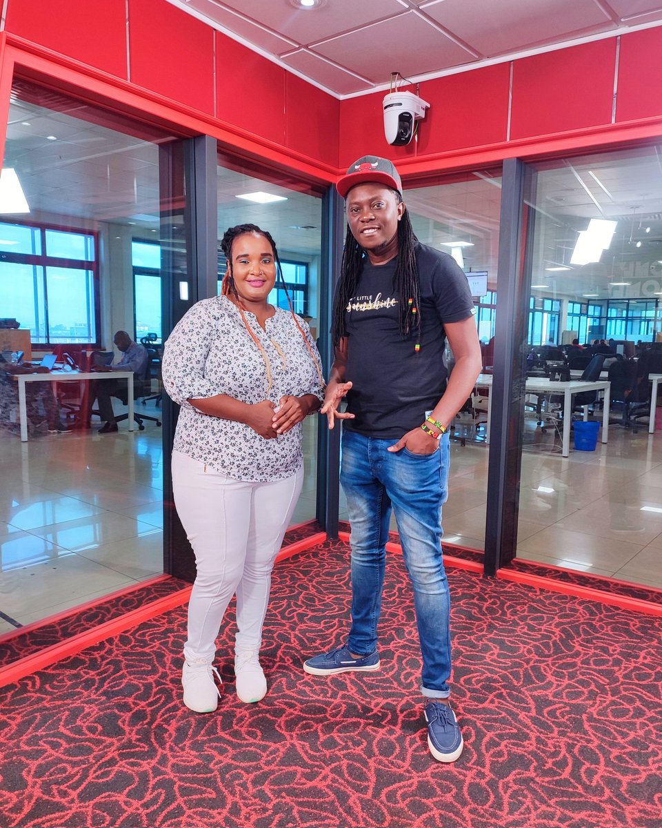 Sisi hao tena na tena 🔥 Ndani ya <a href="/vybezradioke/">Vybez Radio</a> with <a href="/browngalnessa/">browngal a gal nessa</a> <a href="/deejaypatiz/">DEEJAY PATIZ</a> #vybeayard 🔥🔥💯