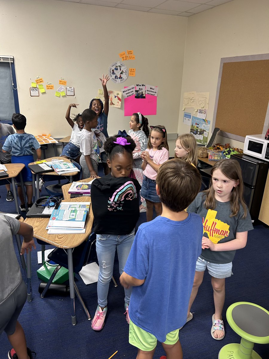 AVID at the Huff! Writing to learn and Collaborating while Inquiring, after reading to learn. #LevelUpPlanoISD #PISDAVID #PISDProud