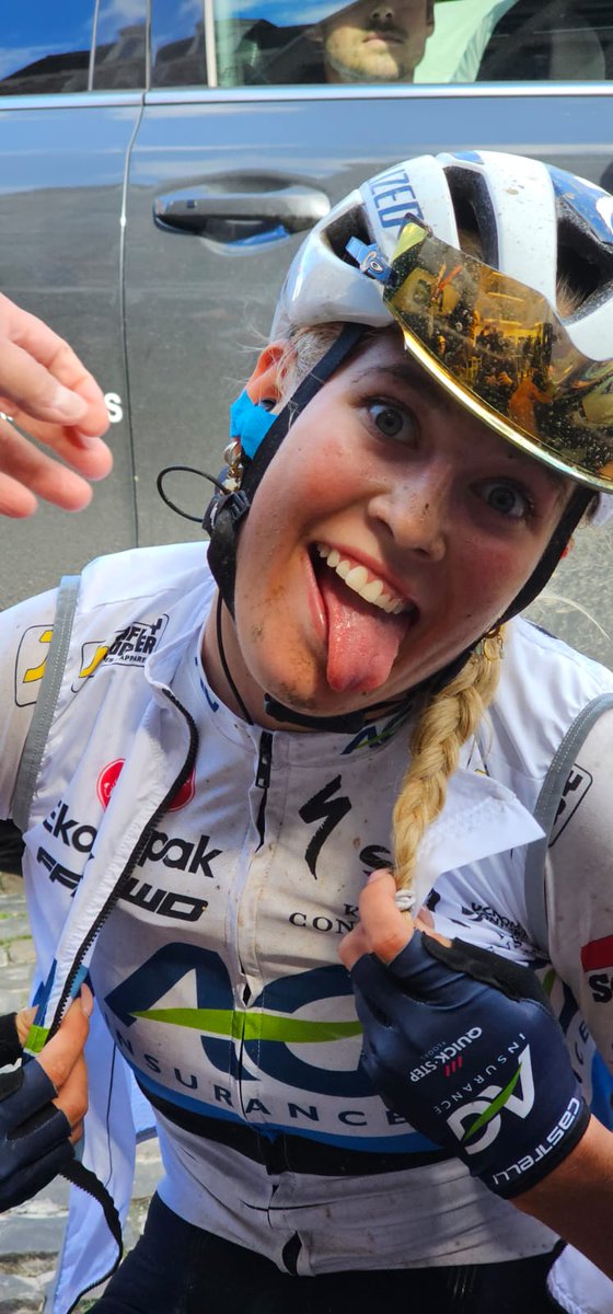 On the final race of our U23 team, Laura sprints to a solid 10th place in Binche 🙌

2023 season ✅