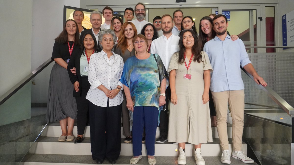 President <a href="/mbachelet/">Michelle Bachelet</a> visited our office and had a meeting with the Secretariat where she was briefed on our projects. 

Bachelet is Member of Club de Madrid and has used the occasion to defend democracy and review its legacy: "Democracy is not perfect, but it's the only way"