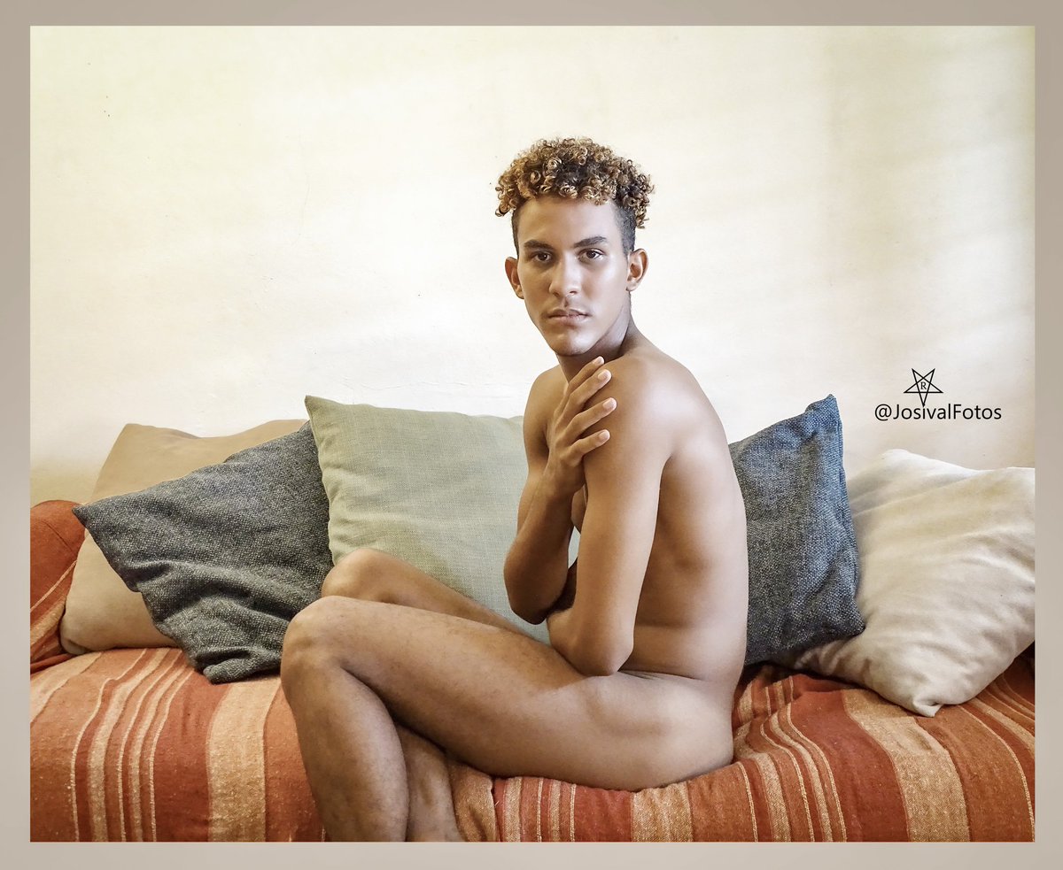 "...I will get out of the labyrinth 
and back to the garden 
I will find the landscapes 
that build your eyes 
and your hands." 
(Pablo Armando Fernández, Cuban poet) 

Presentation of #ReyBlanco <a href="/Whiteking20023/">Rey Blanco</a> 
Photo and editing: <a href="/JosivalFotos/">josivalFotos</a> #JosivalPhotos #artistic #Male