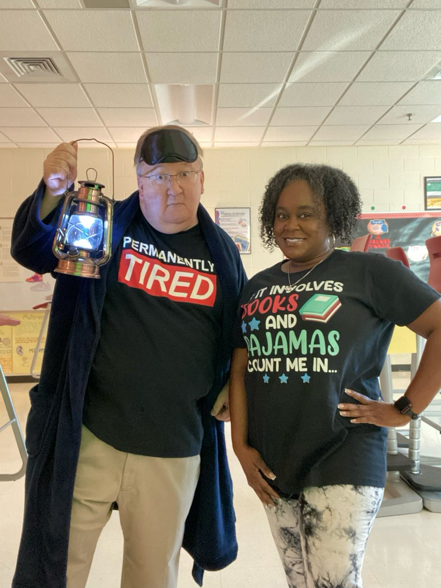 JeffOShields2's tweet photo. Day Two of #westwoodspiritweek2023 . . . #pjsday #makeyourselfathome #spiritweek #dressupdays #pajamasday 🥱 😴 #pajamadayatschool #pajamaday  #homesweethomecoming #wearewestwood 😴 💤 @westwood_stuco https://t.co/UHwYsOPr3v
