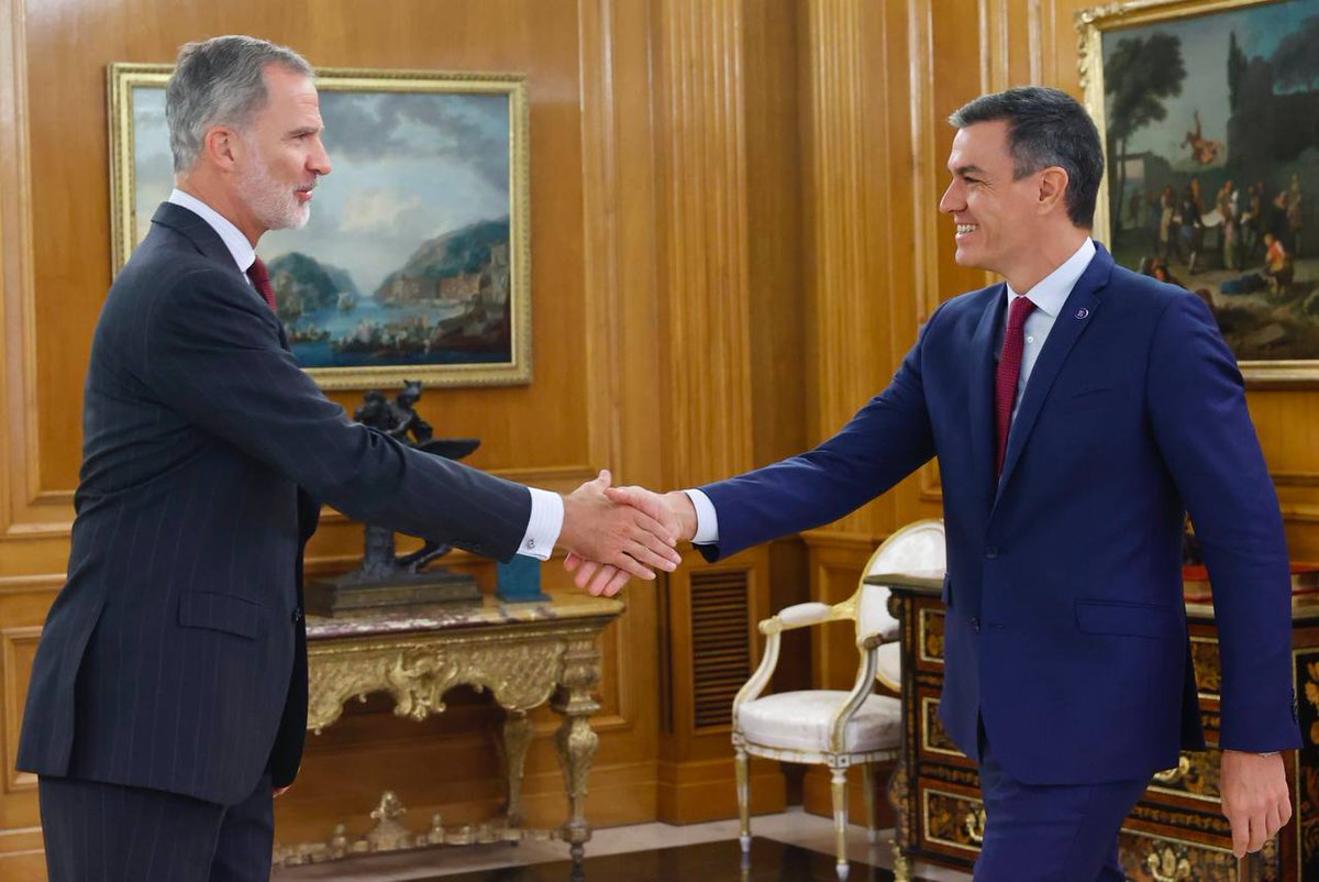 ultimora_pol's tweet photo. 🇪🇸 #Spagna — il Re Felipe VI ha conferito a Pedro #Sánchez (#PSOE) l’incarico di formare il Governo. 

@ultimora_pol https://t.co/Ecqcbbn3x6