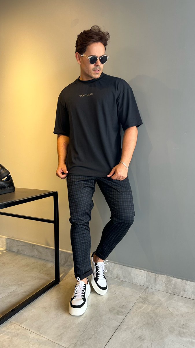 Divinofm's tweet photo. O que acharam dessa proposta de look? Usariam? Me contem aí… pensando em levar pra mim 😎 https://t.co/vjuQ9D3KNJ