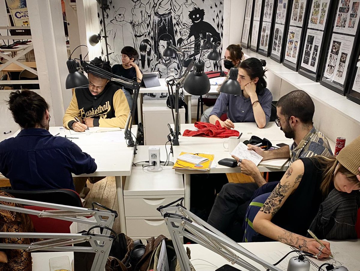 AcademieBD's tweet photo. Avec le retour de la promotion Bilal pour leur troisième et dernière année, l’Académie est au complet et tout le monde va pouvoir se mettre au travail. C’est parti !
#academiebd #ecolebd #ecoledart #écoledart #bandedessinée #bandedessinees #horsparcoursup #manga #mangaka https://t.co/BEDwjh2w7I