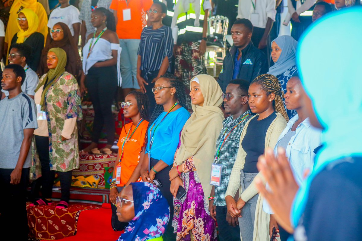 "Our aim is to empower youth in the digital Economy for a sustainable future."

-Safia Lul(Chair lady Swahili Pot)

#PIW2023 #Pwaniinnovationweek.